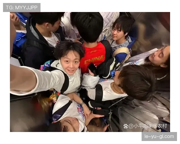 陈艺文训练完直接啃鸡腿？这自律和放纵切换也太丝滑了